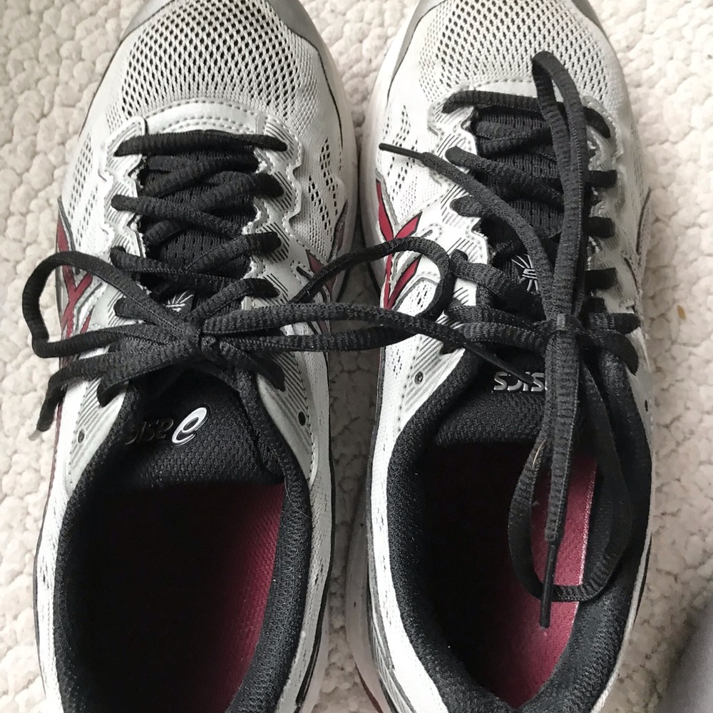 ASICS Women’s White and Black Running Shoes with Maroon Accent
